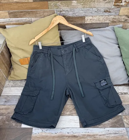Bermuda cargo de hombre